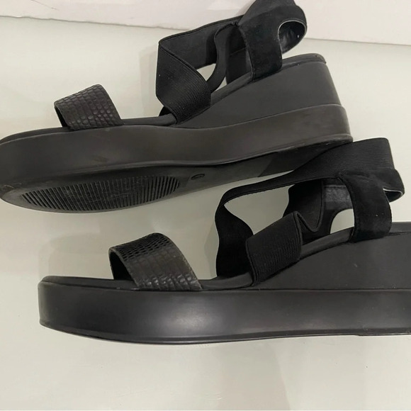 Tahari Black Wedge Platform Sandals Size 6 M - Picture 8 of 15